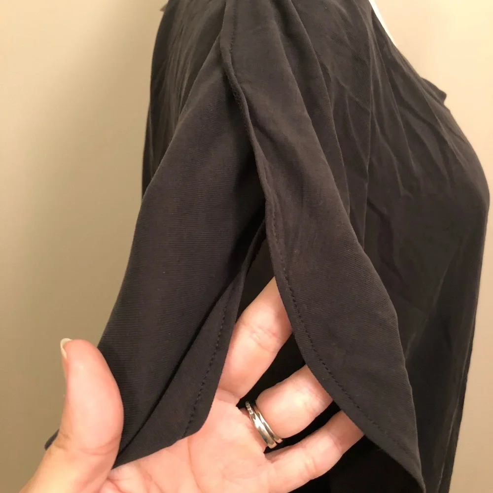 NWT Old Navy Tulip Sleeve Black T-Shirt! - Picture 3 of 4